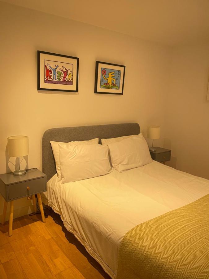 Apartment Sutherland Place London
